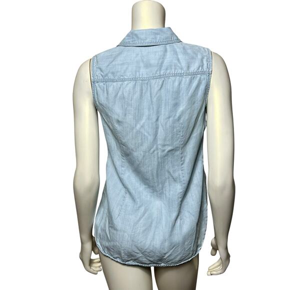 Talbots Chambray Sleeveless Button-Up Safari Utility Blouse Top Size 2 Blue - Picture 3 of 7